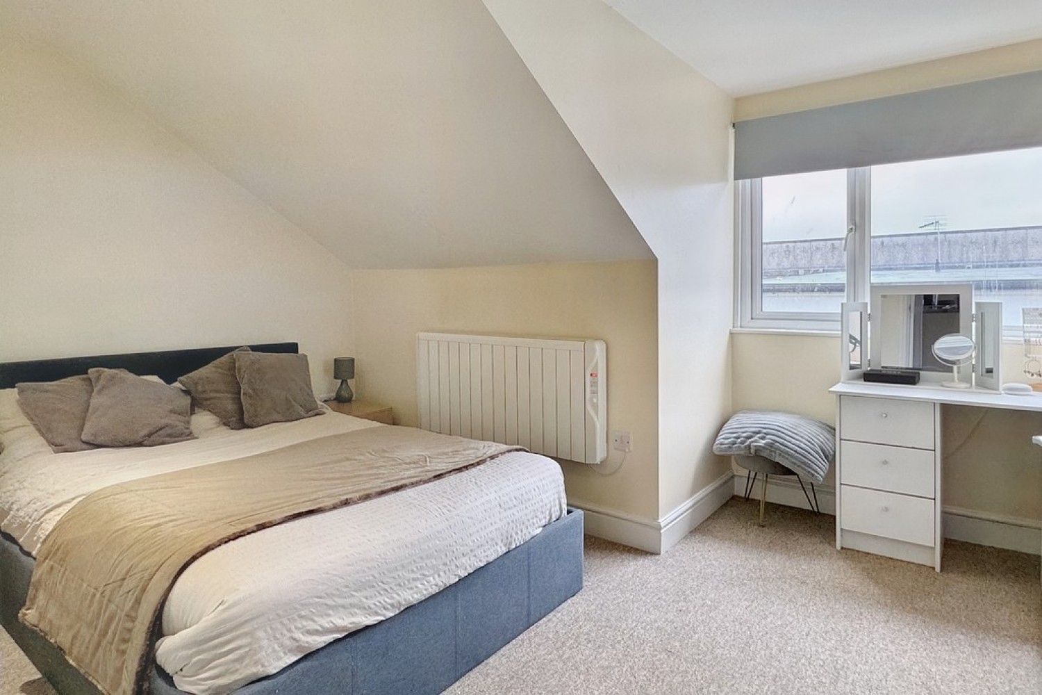 2 bedroom Flat for Letting Bank Street, Ashford