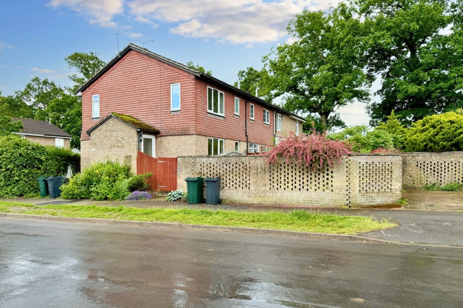 1 bedroom House for Letting Springwood Drive, Ashford