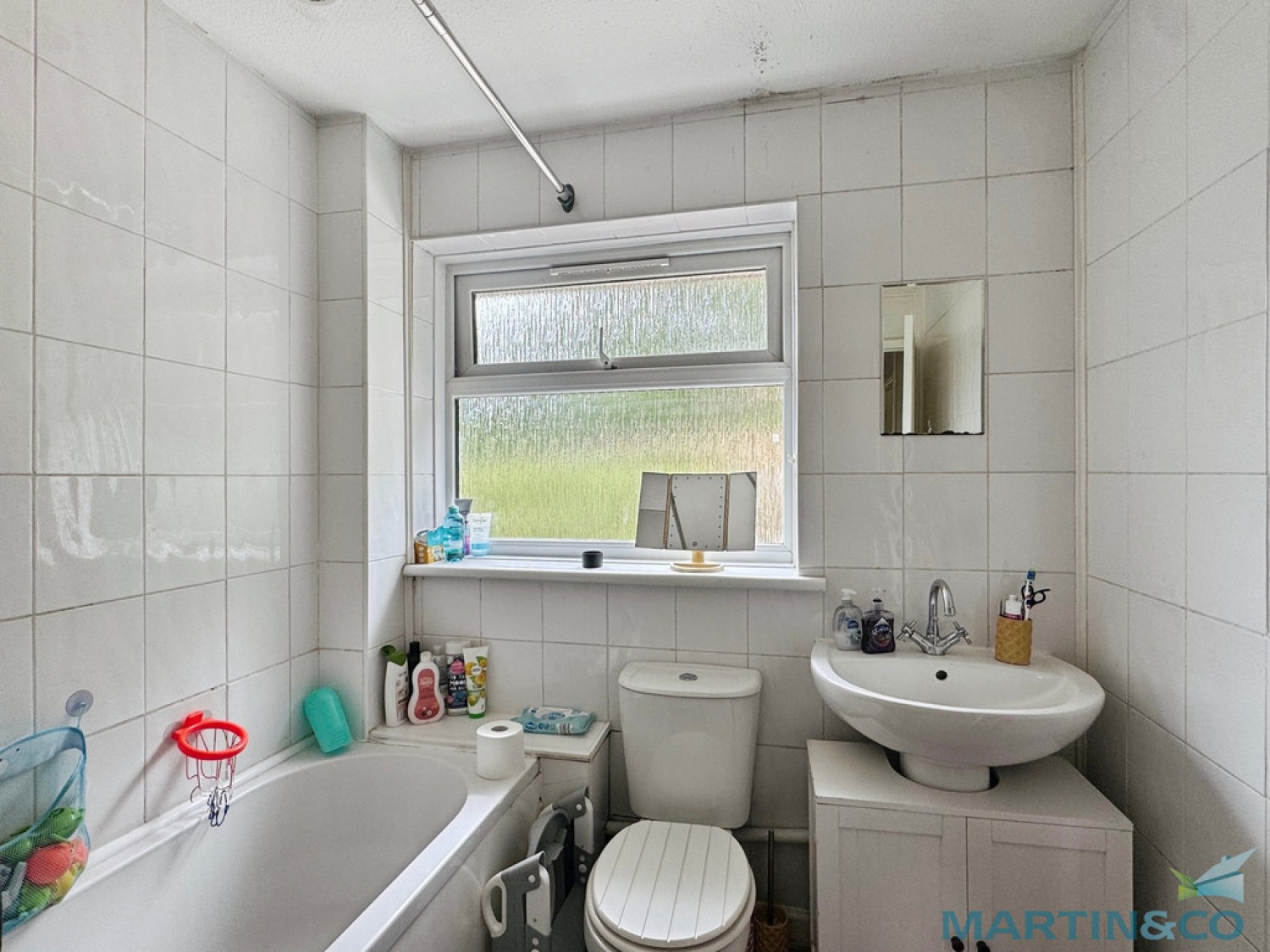 3 bedroom House for Letting Grampion Close, Ashford