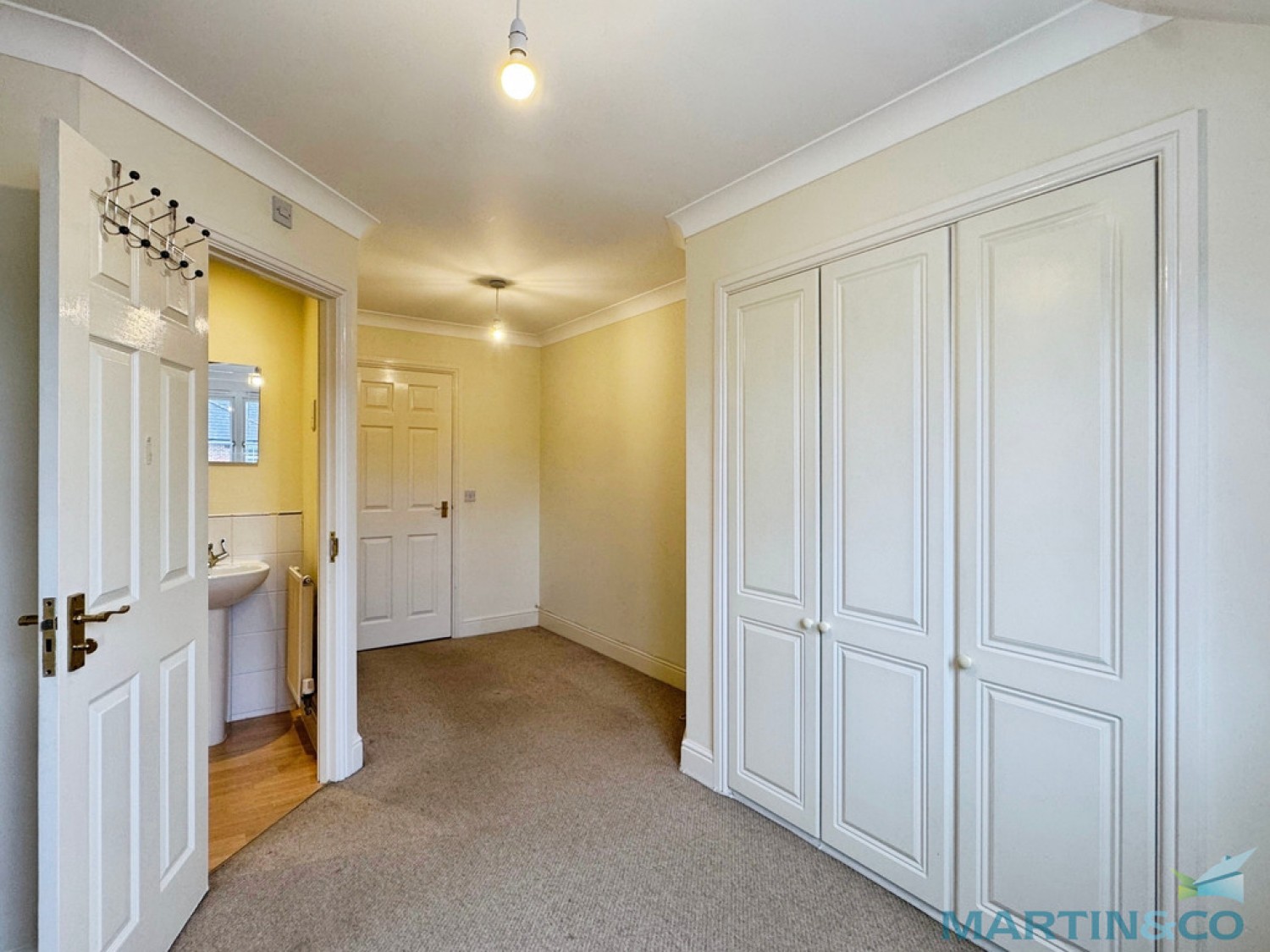 3 bedroom House for Letting Hurst Road, Kennington, Ashford