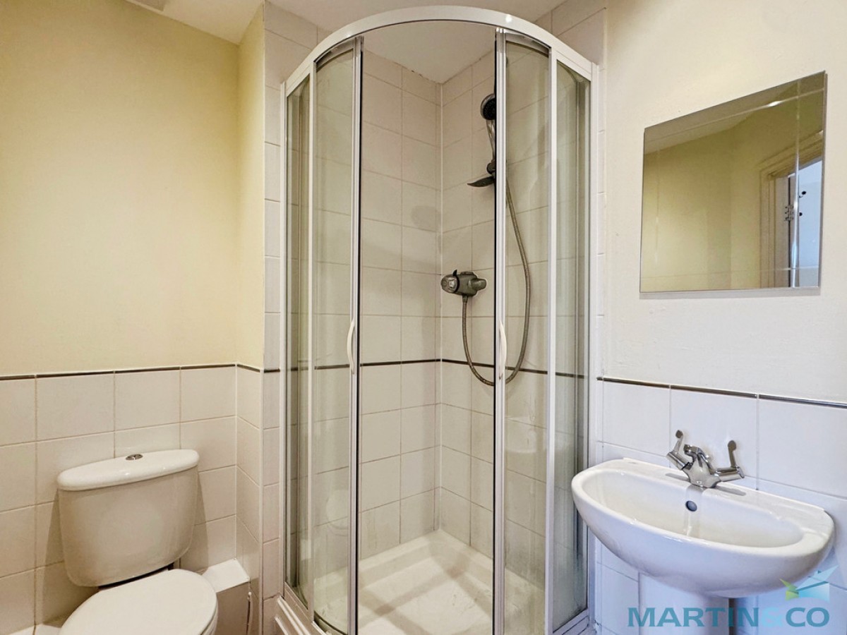 Hurst Road, Kennington, Ashford