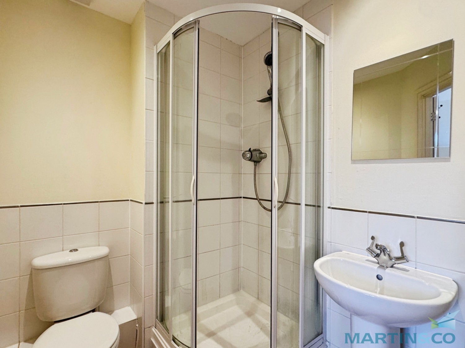 3 bedroom House for Letting Hurst Road, Kennington, Ashford