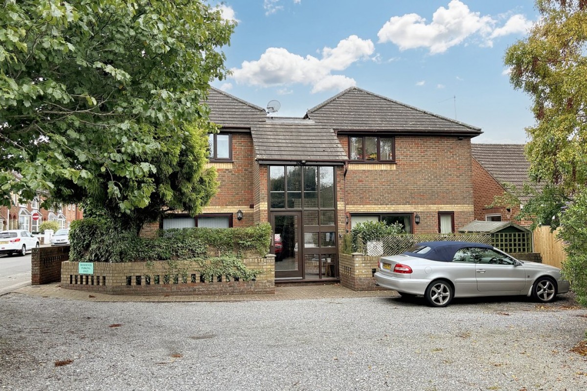 Dering Road, Ashford