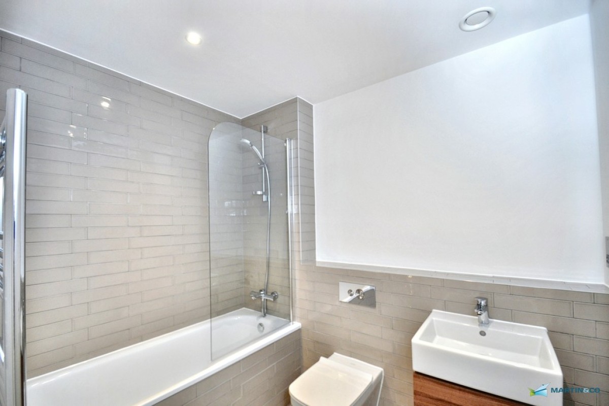 Victoria Point, George Street, Ashford