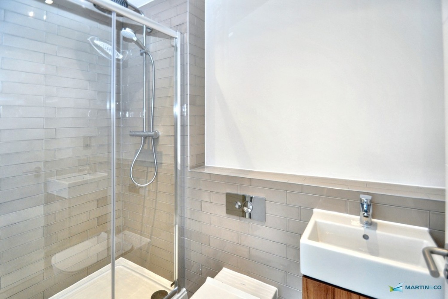 2 bedroom Flat in Victoria Point, George Street, Ashford