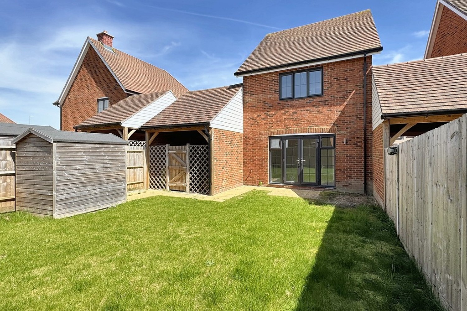 Honeysuckle Avenue, Ashford