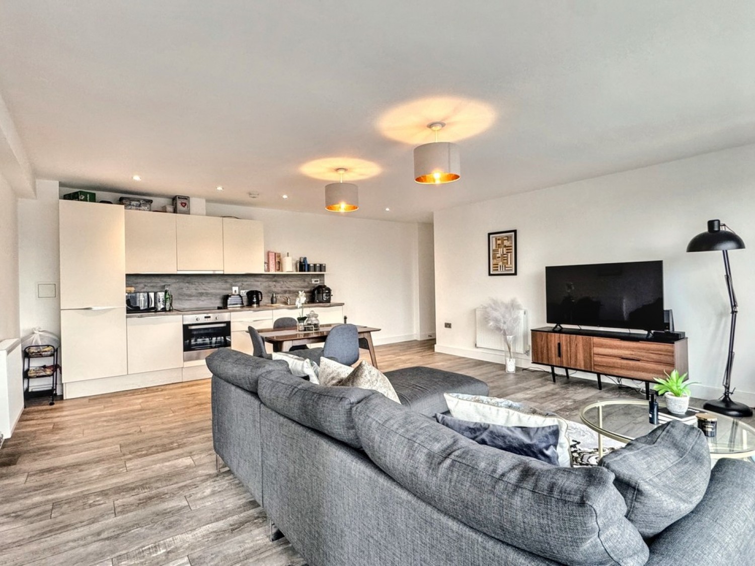 2 bedroom Flat in Victoria Road, Ashford