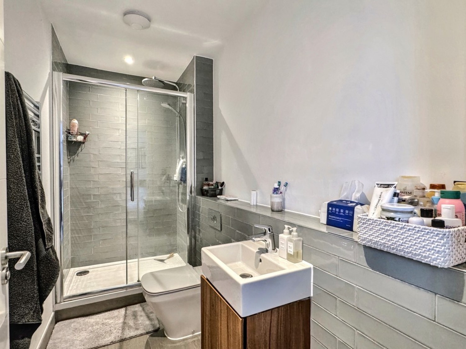 2 bedroom Flat in Victoria Road, Ashford