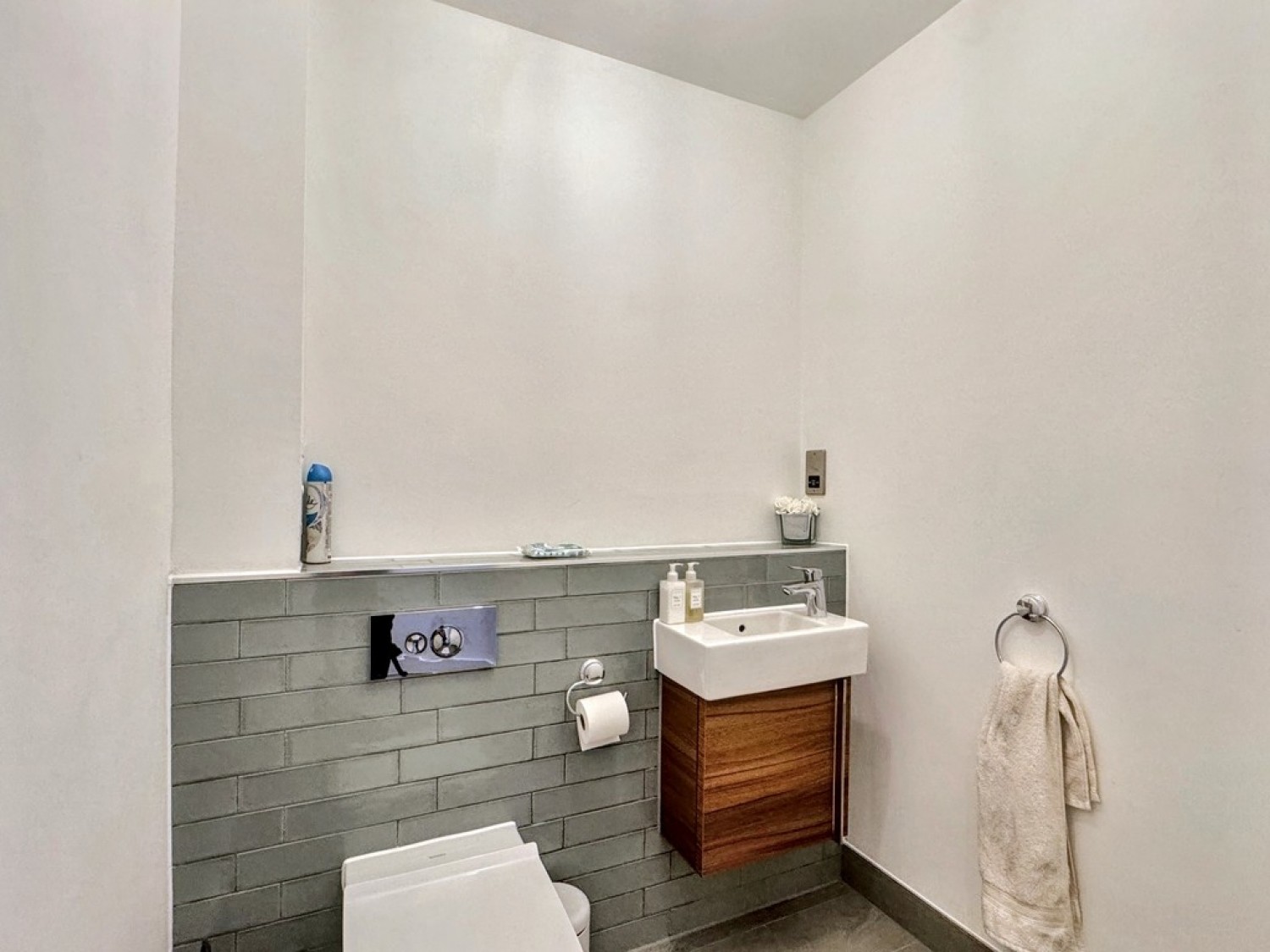 2 bedroom Flat in Victoria Road, Ashford