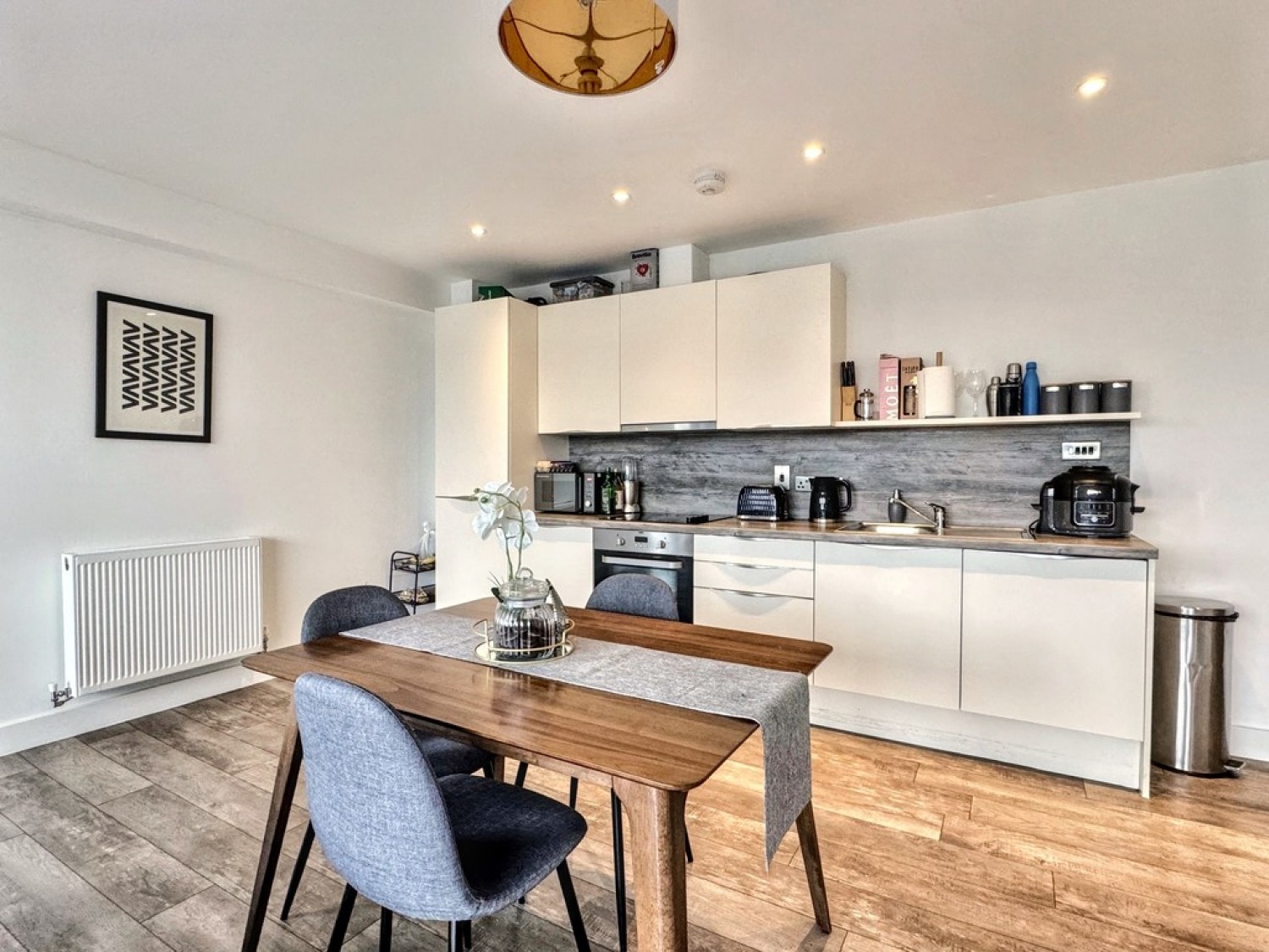 2 bedroom Flat in Victoria Road, Ashford