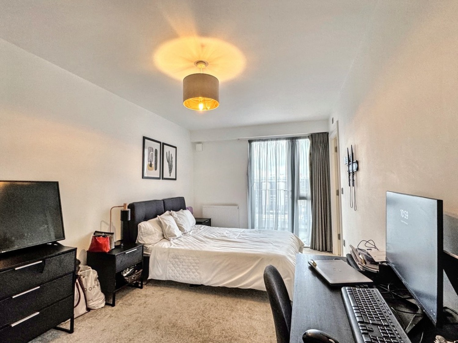 2 bedroom Flat in Victoria Road, Ashford