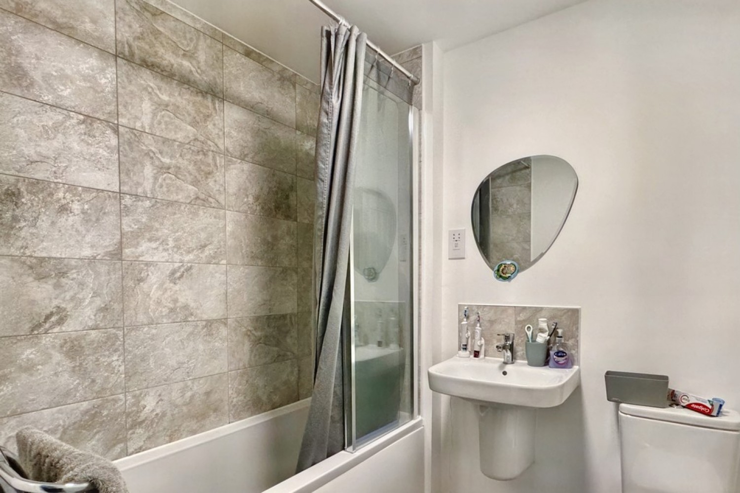 3 bedroom House for Letting Meadow View, Kingsnorth, Ashford