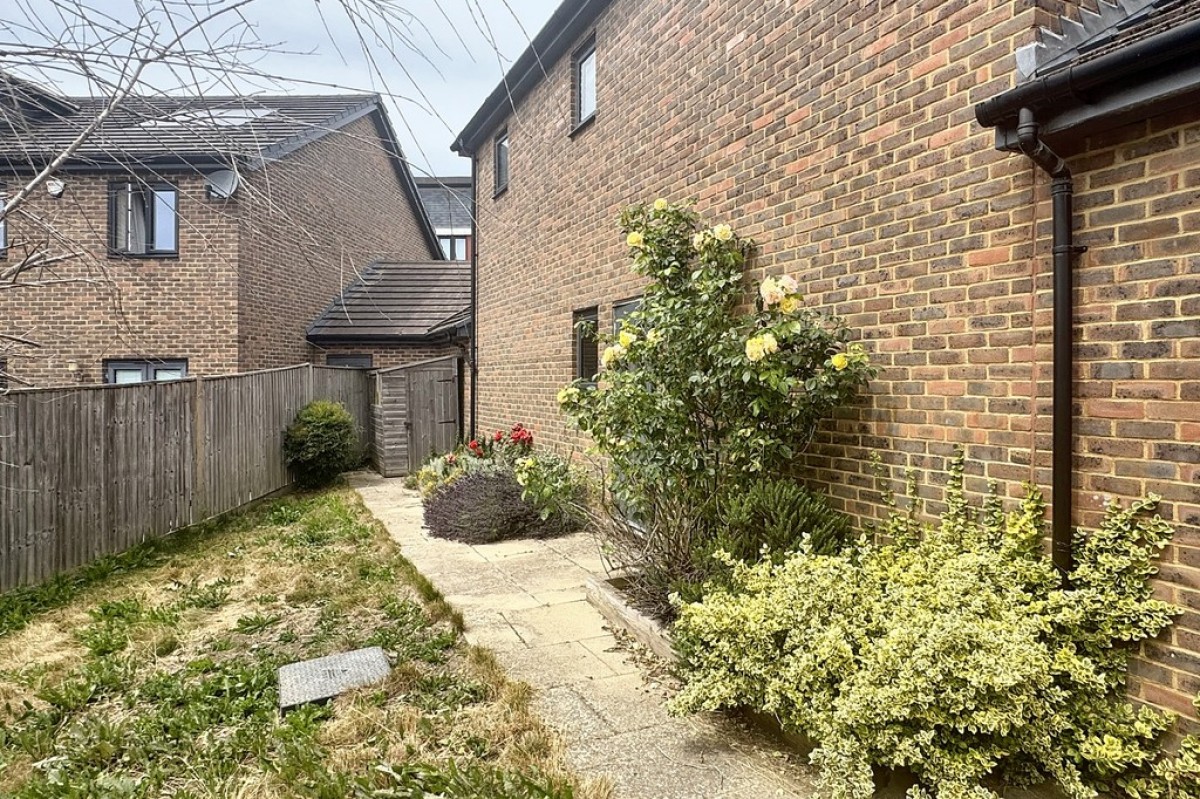 Romney Crescent, Ashford