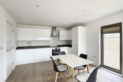 5 Leacon Road, Ashford