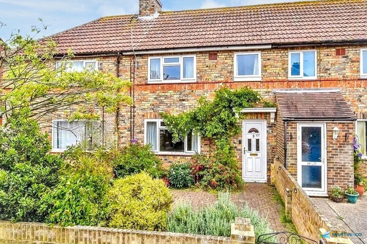 Redsull Avenue, Deal