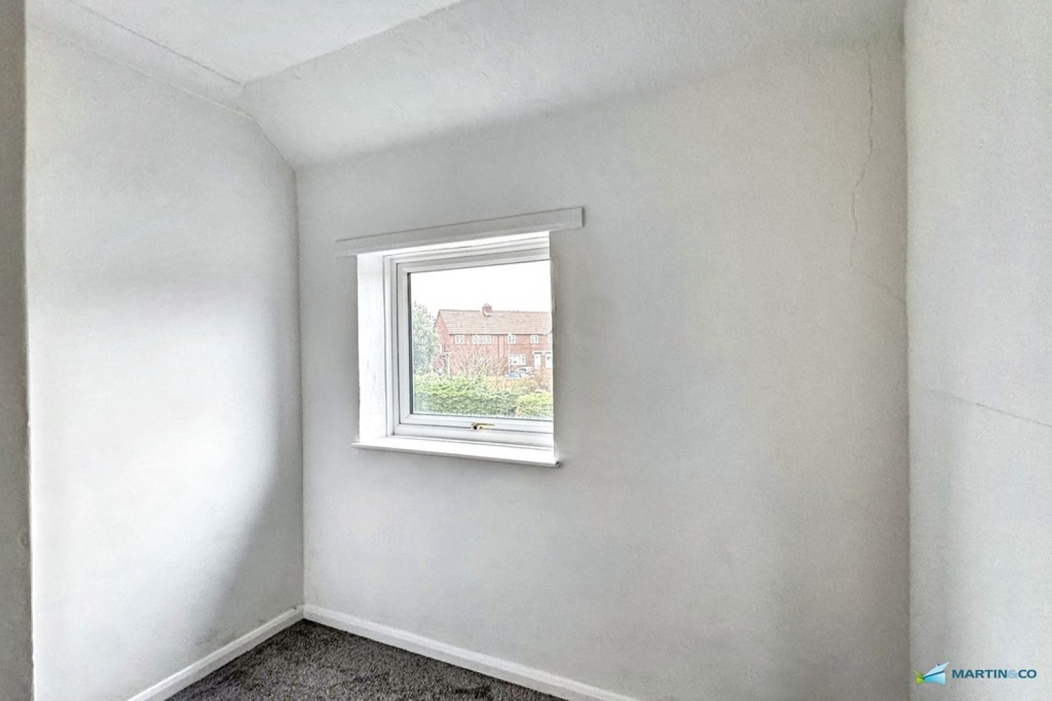 Redsull Avenue, Deal