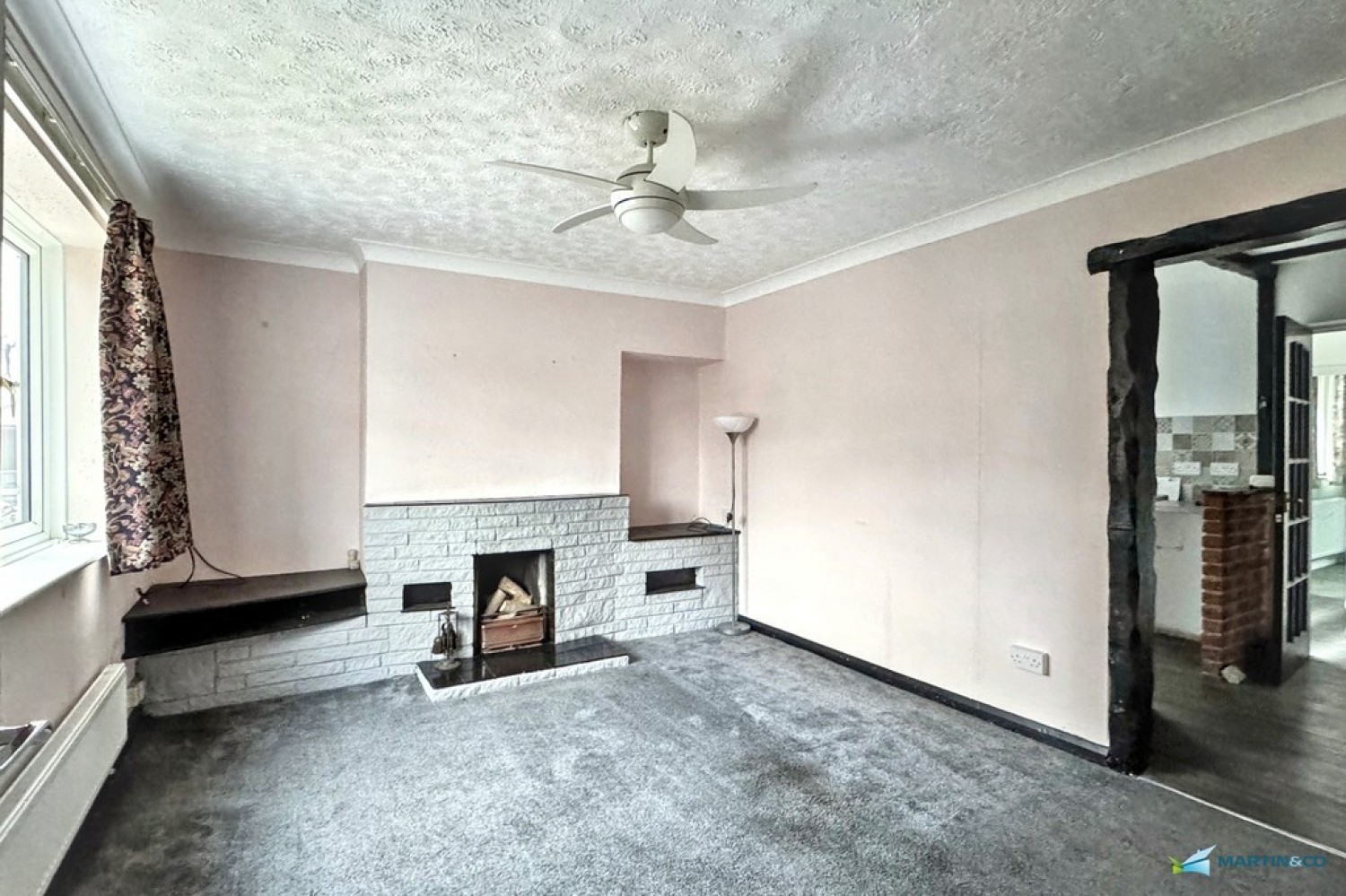 Redsull Avenue, Deal