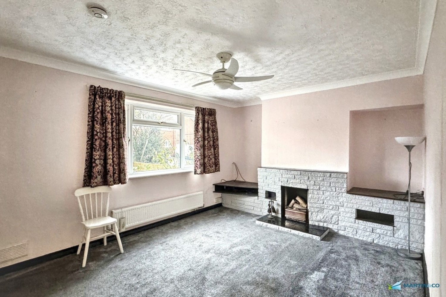 Redsull Avenue, Deal