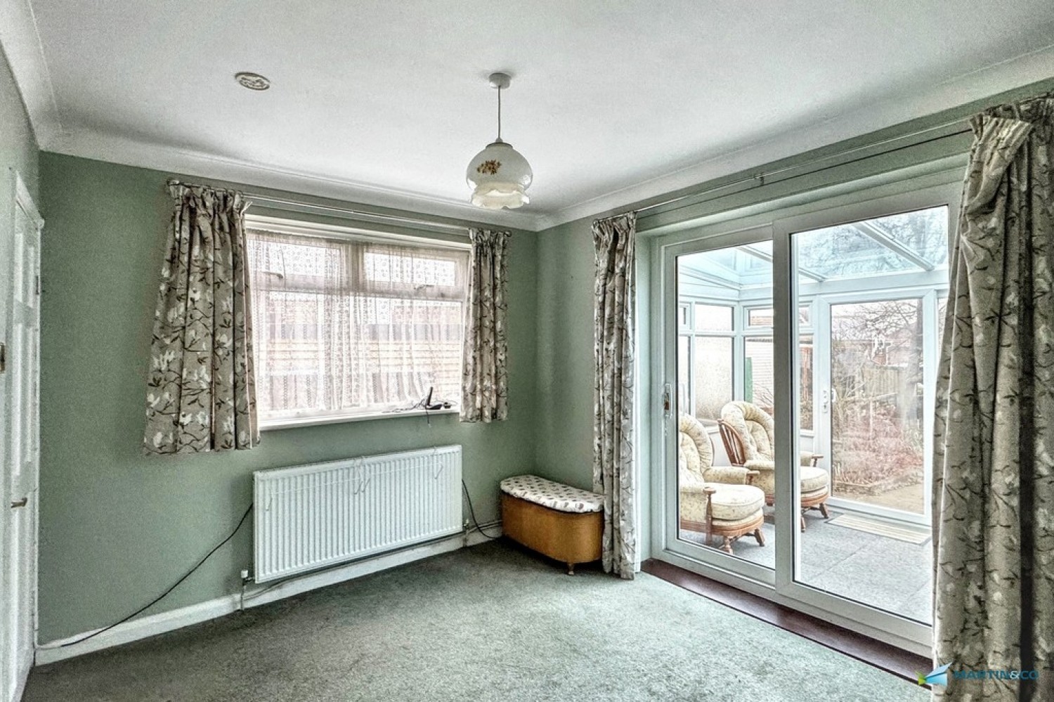 Redsull Avenue, Deal