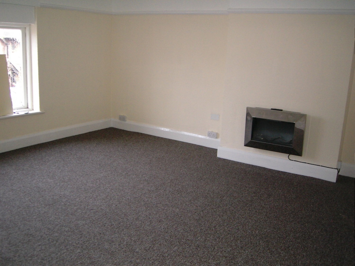 3 bedroom Flat in Hoylake Road, Moreton