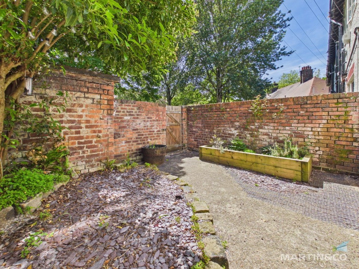 The Ginnel, Port Sunlight, Wirral