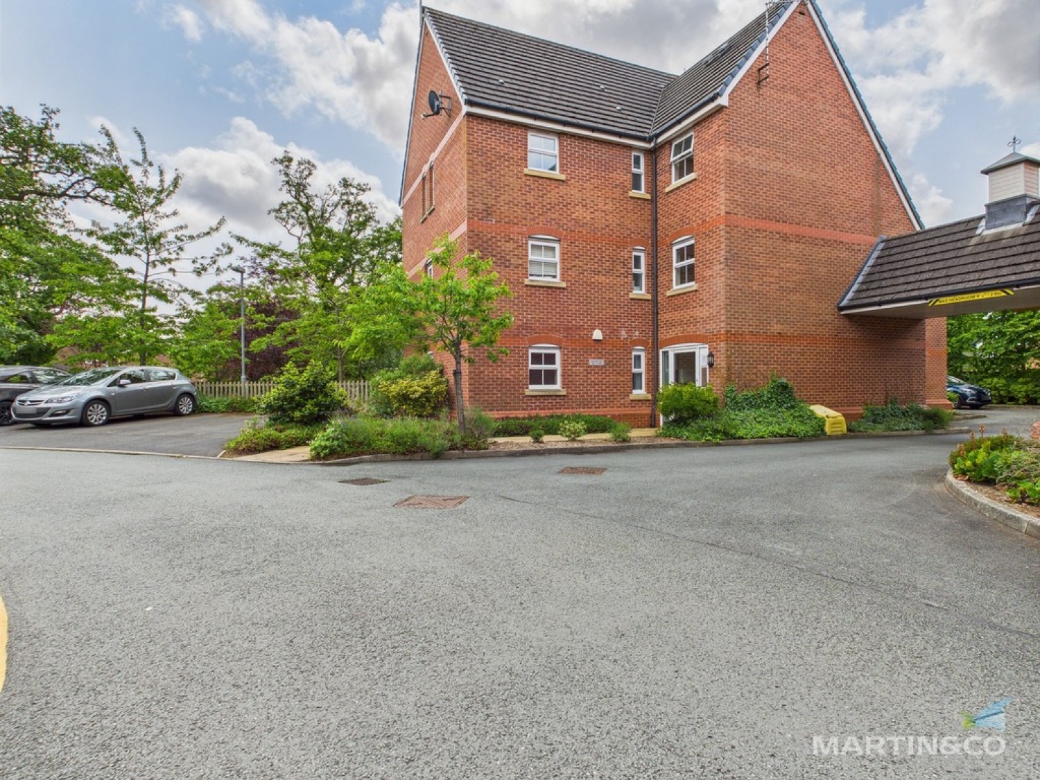 Kirklands Court, Moss Hey, Spital
