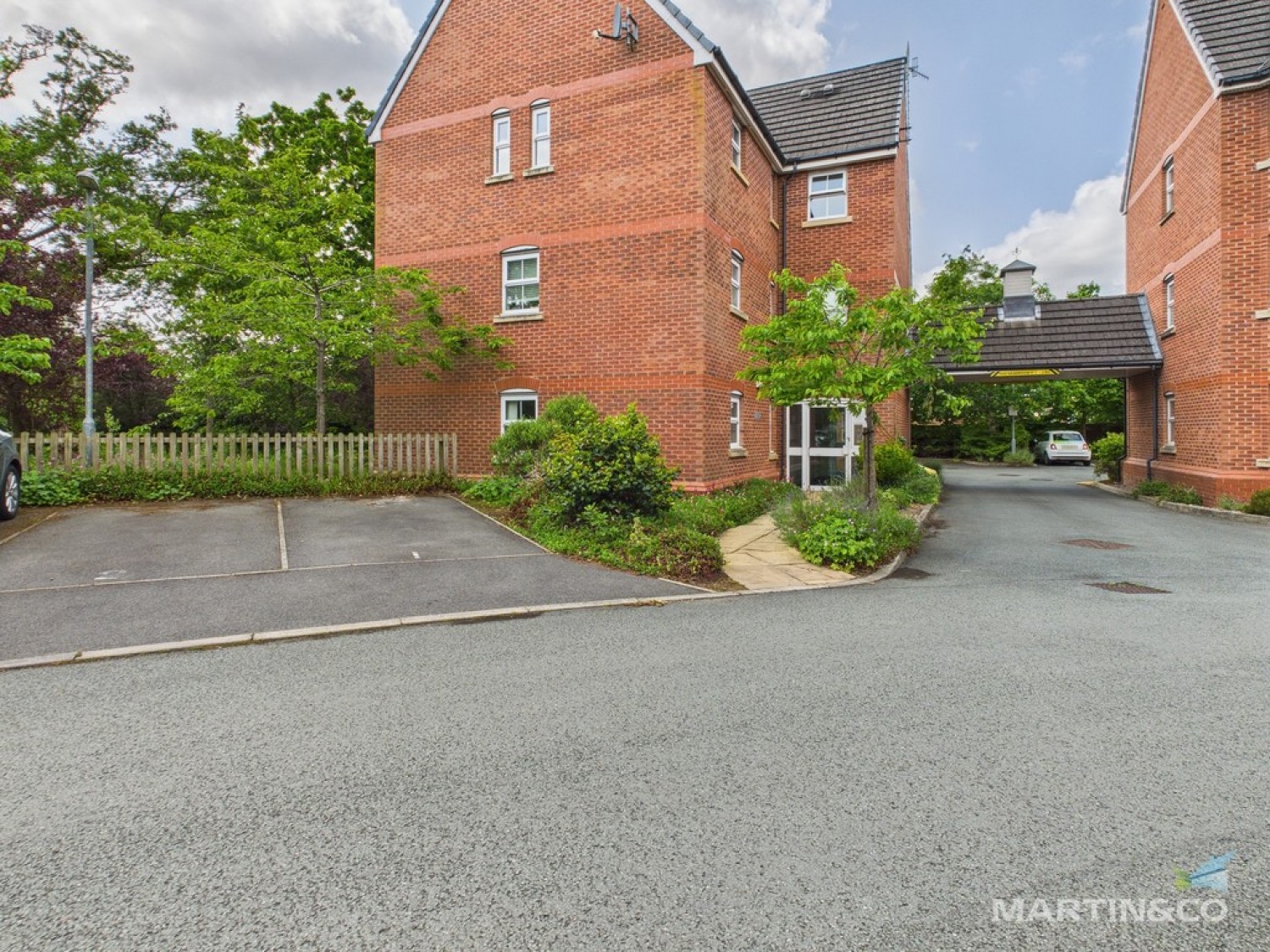 Kirklands Court, Moss Hey, Spital