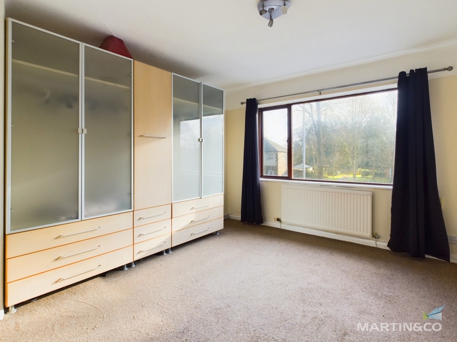 3 bedroom Flat in Allport Road, Bromborough