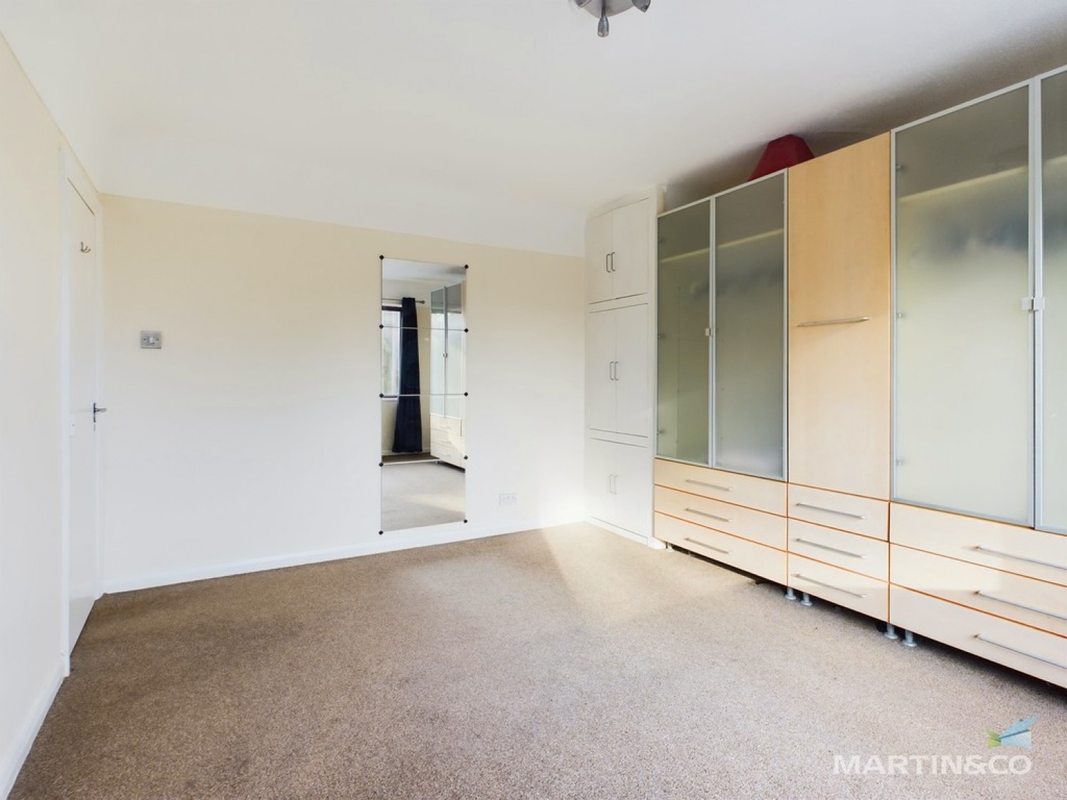 3 bedroom Flat in Allport Road, Bromborough