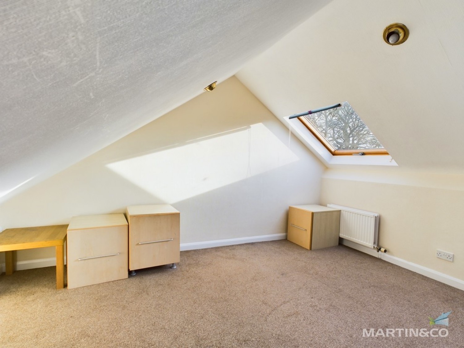 3 bedroom Flat in Allport Road, Bromborough