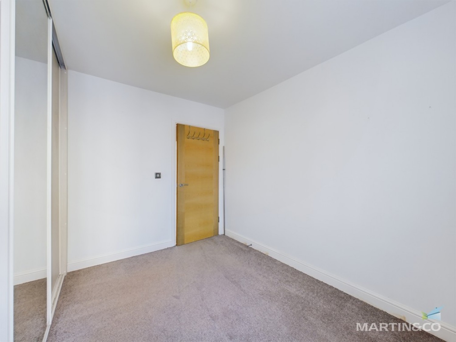 2 bedroom Flat for Letting The Elms, Bebington