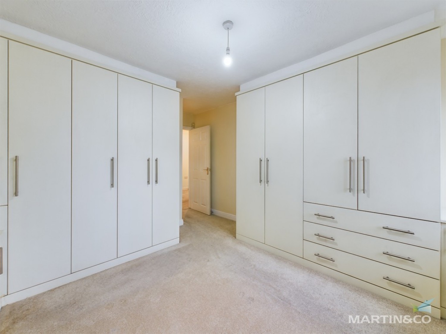 2 bedroom Flat for Letting Croft Avenue East, Bromborough