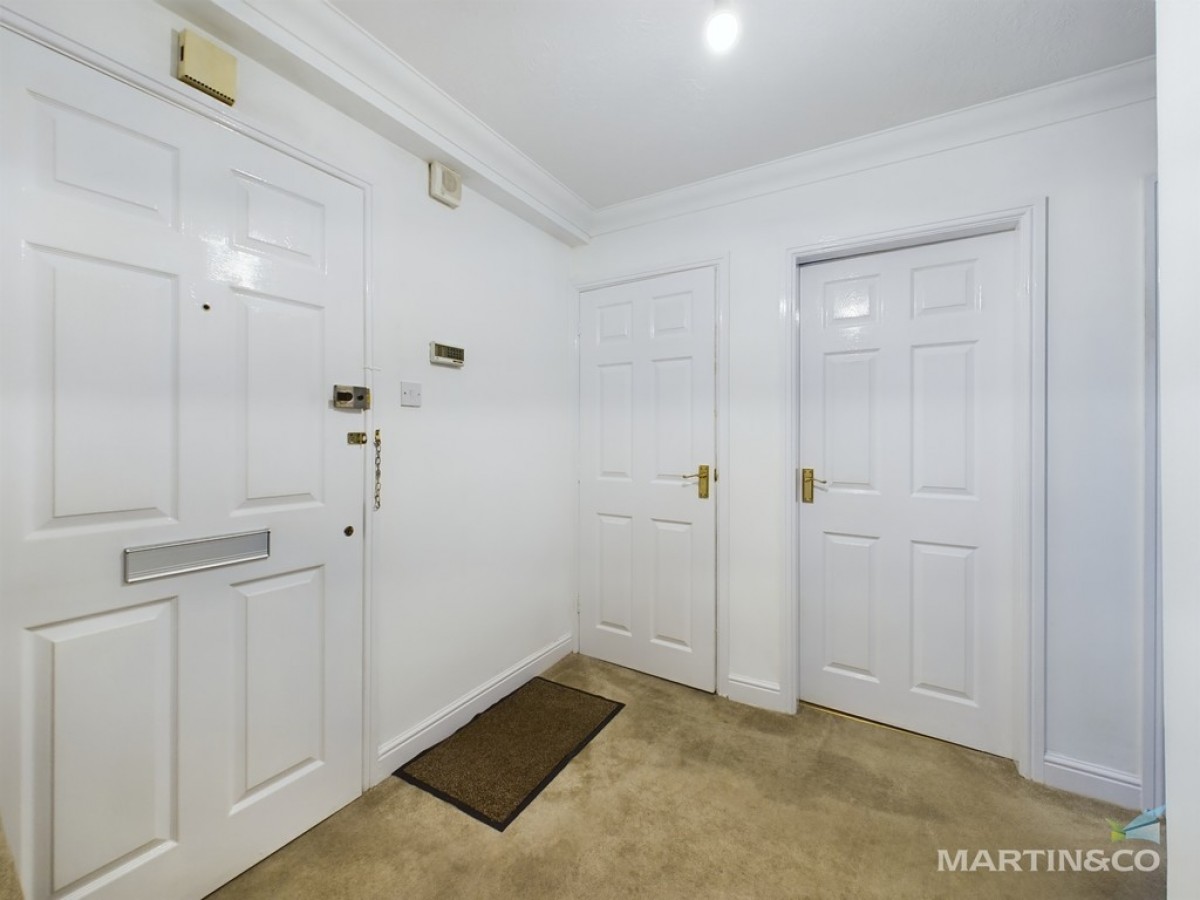 Croft Avenue East, Bromborough