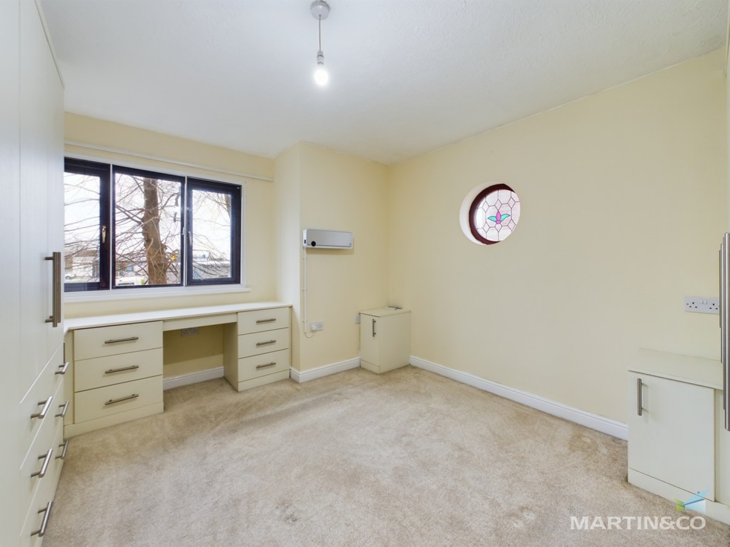 2 bedroom Flat for Letting Croft Avenue East, Bromborough