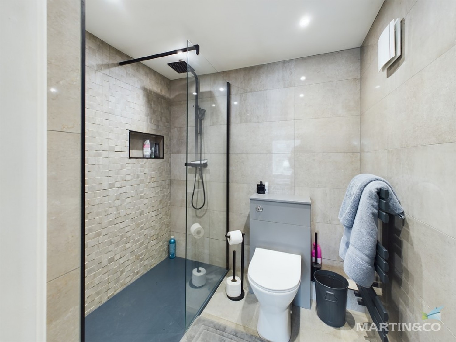 Sealy Close , Spital