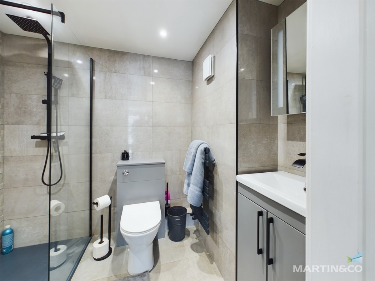 Sealy Close , Spital