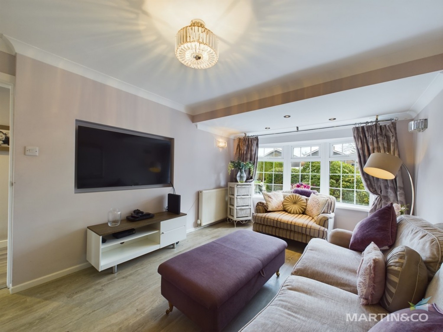 Sealy Close , Spital