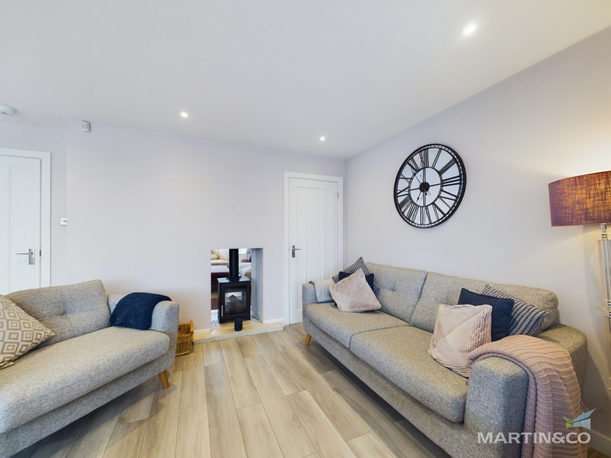 Sealy Close , Spital