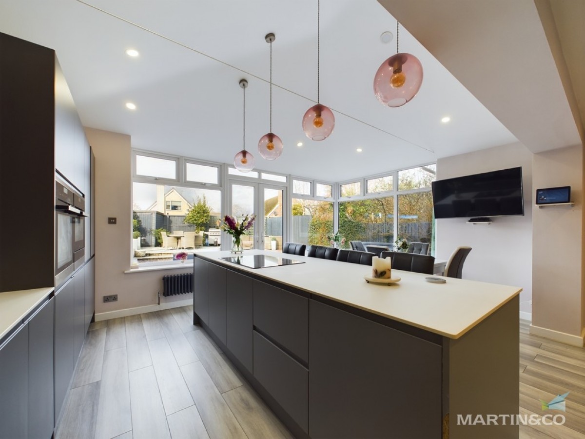 Sealy Close , Spital