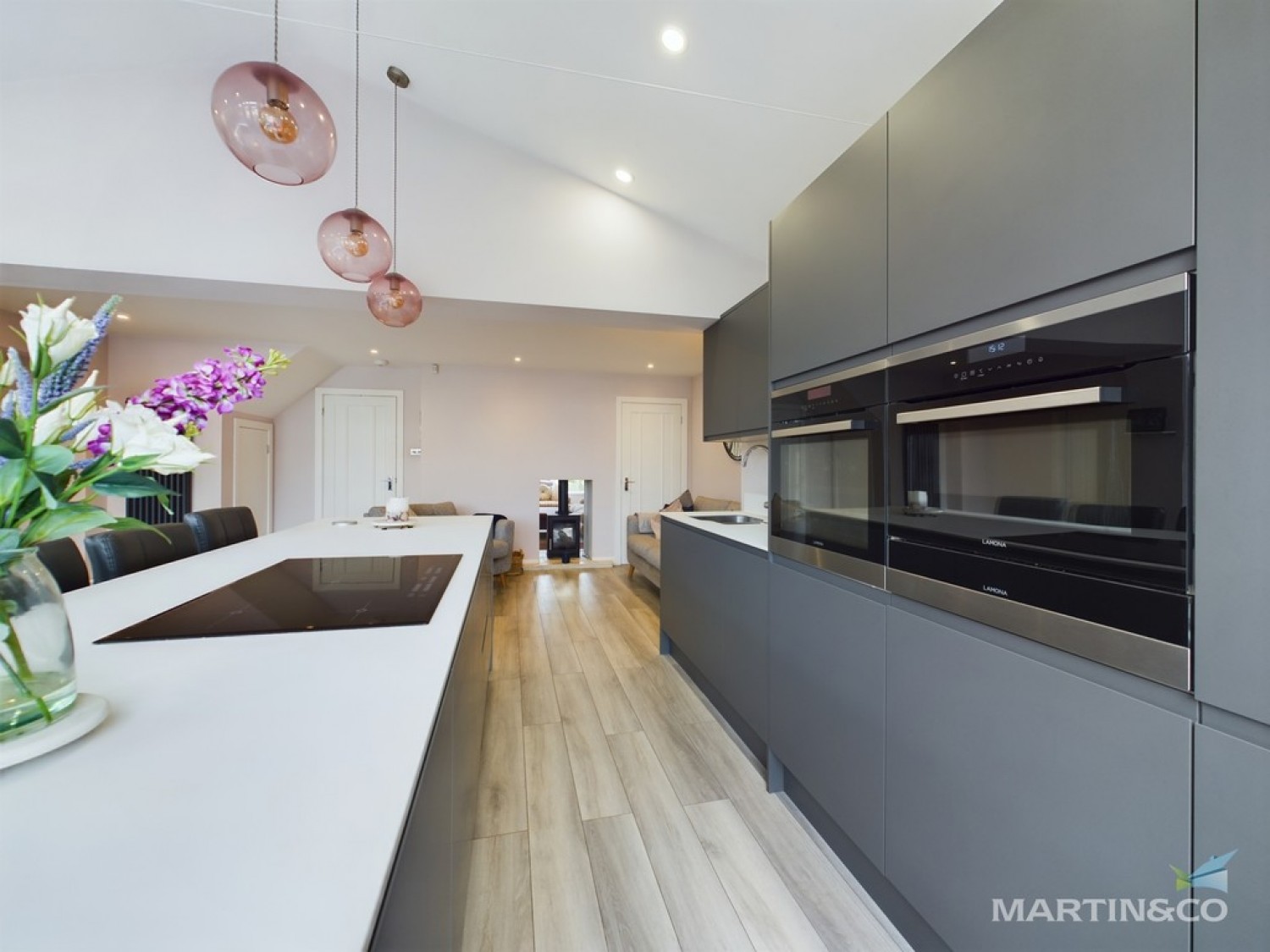 Sealy Close , Spital