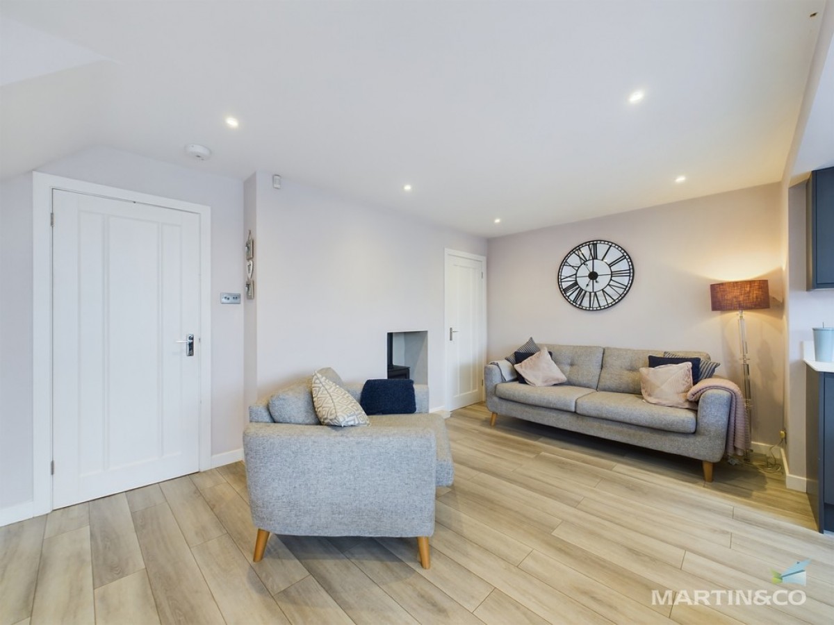 Sealy Close , Spital