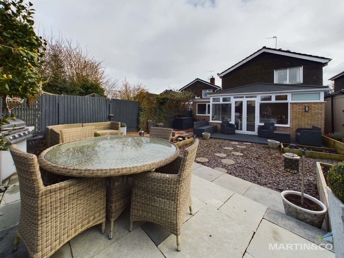 Sealy Close , Spital