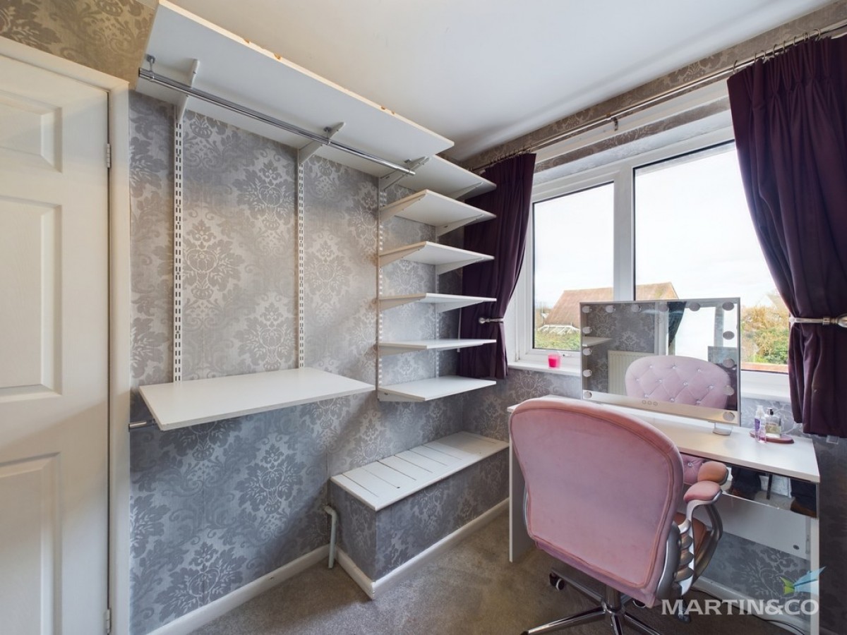 Sealy Close , Spital