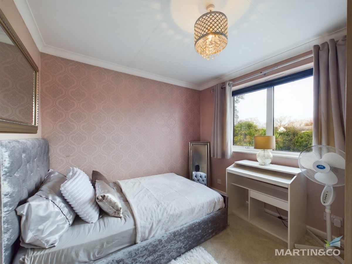 Sealy Close , Spital