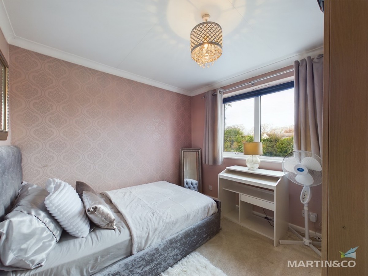 Sealy Close , Spital