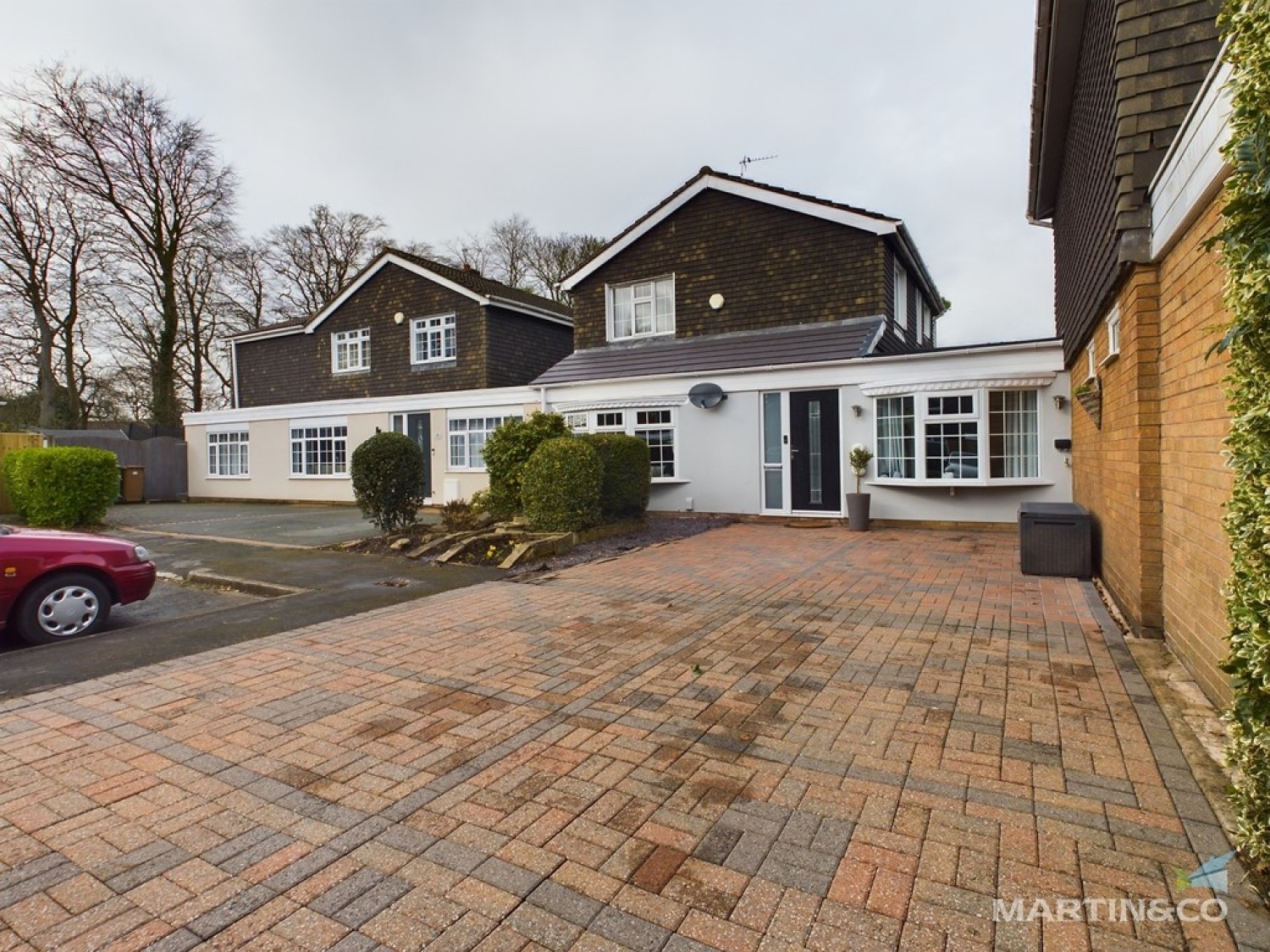 Sealy Close , Spital