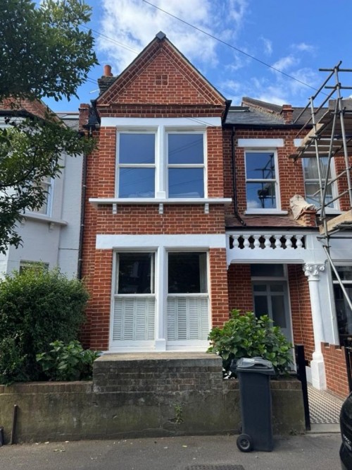Narbonne Avenue, Clapham, Clapham Common