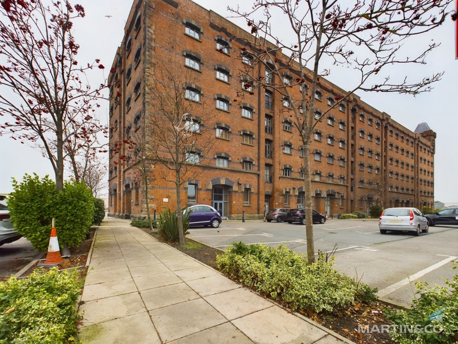 2 bedroom Flat for Sale East Float Quay, Dock Road