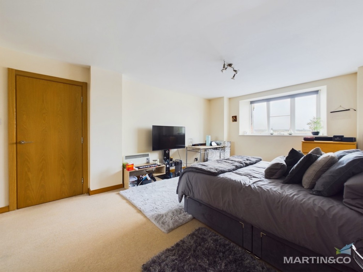 2 bedroom Flat for Sale East Float Quay, Dock Road