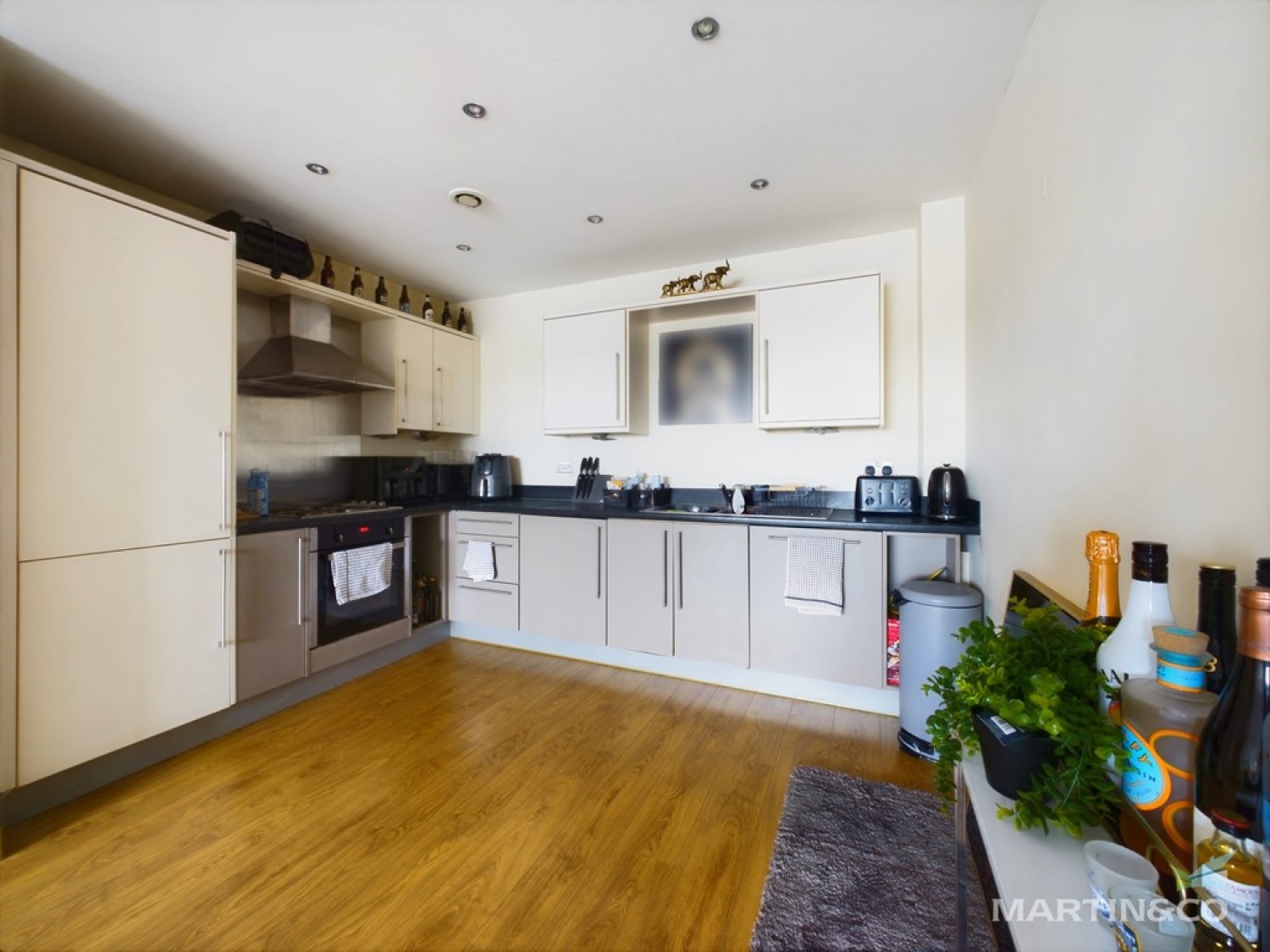 2 bedroom Flat for Sale East Float Quay, Dock Road